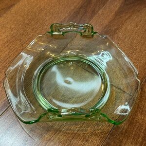 L.E. Smith Mt. Pleasant Green Uranium Glass Bonbon Dish
